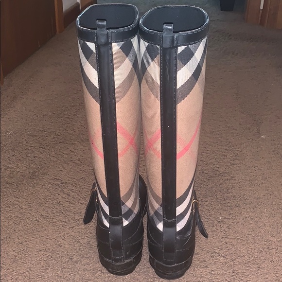 Burberry Boots - Picture 2 of 3